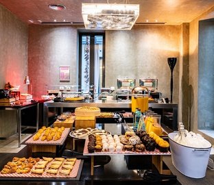 Desayuno buffet  Vincci Soho Madrid