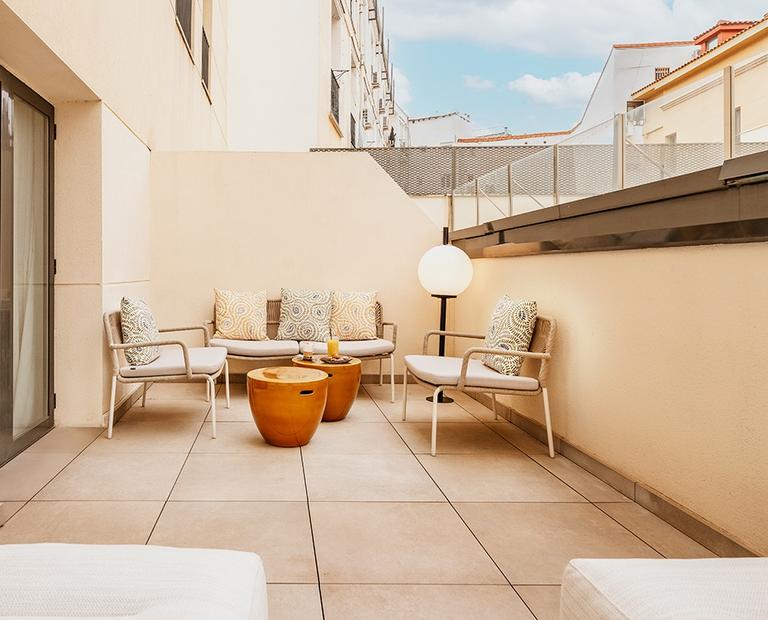 HABITACIÓN DELUXE CON TERRAZA Vincci Soho 4* Madrid HABITACIÓN DELUXE CON TERRAZA Vincci Soho 4* Madrid